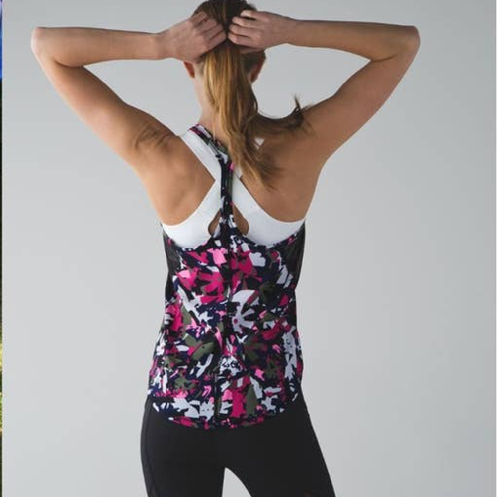 Lululemon Fast lane singlet in pop cut boom juice multi/black
